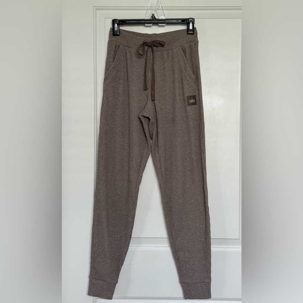 Alo Yoga Muse Sweatpants
